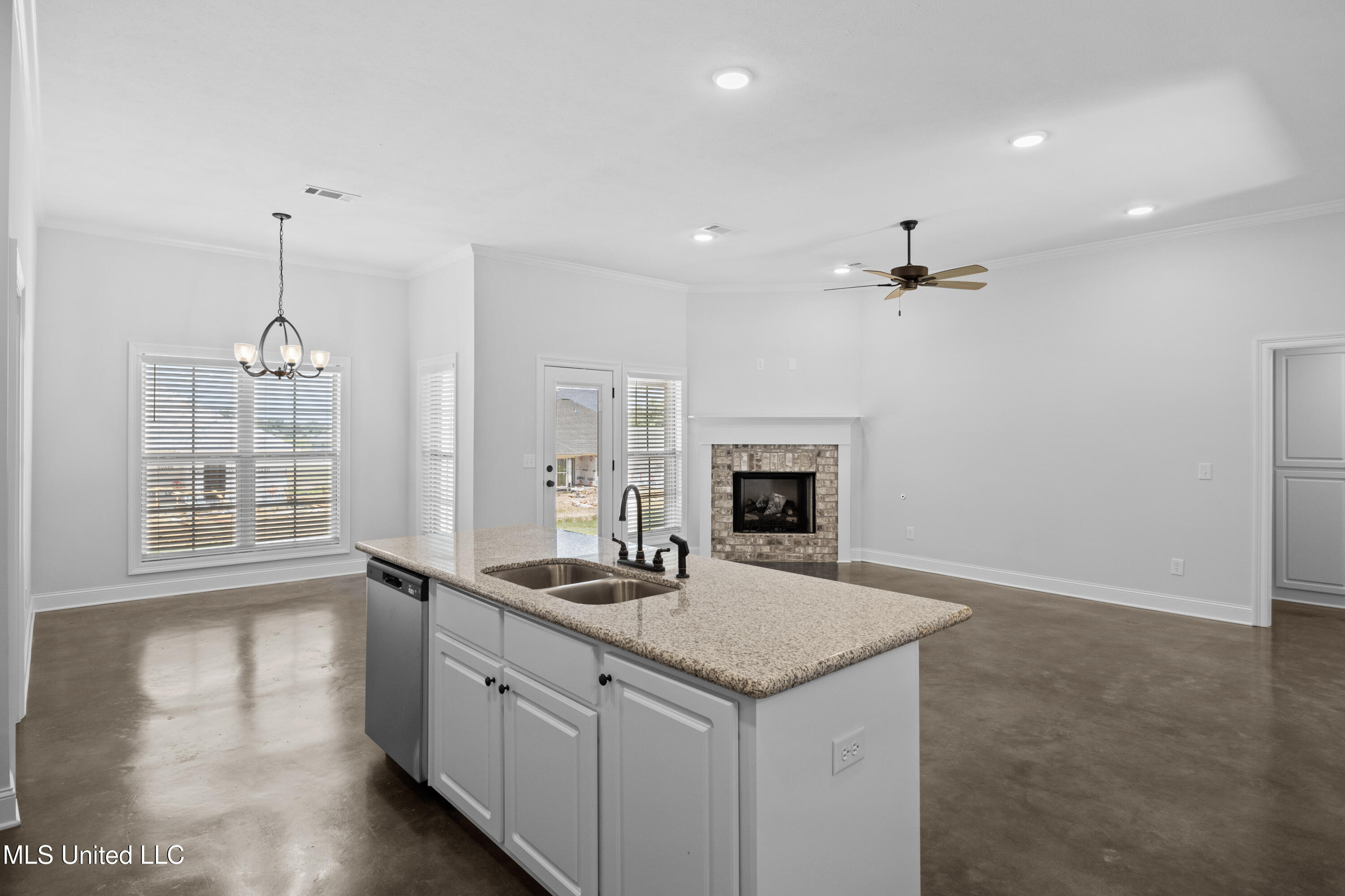230 Hemingway Circle Canton, MS 39046 - Photo 11 of 22 EOSR9230