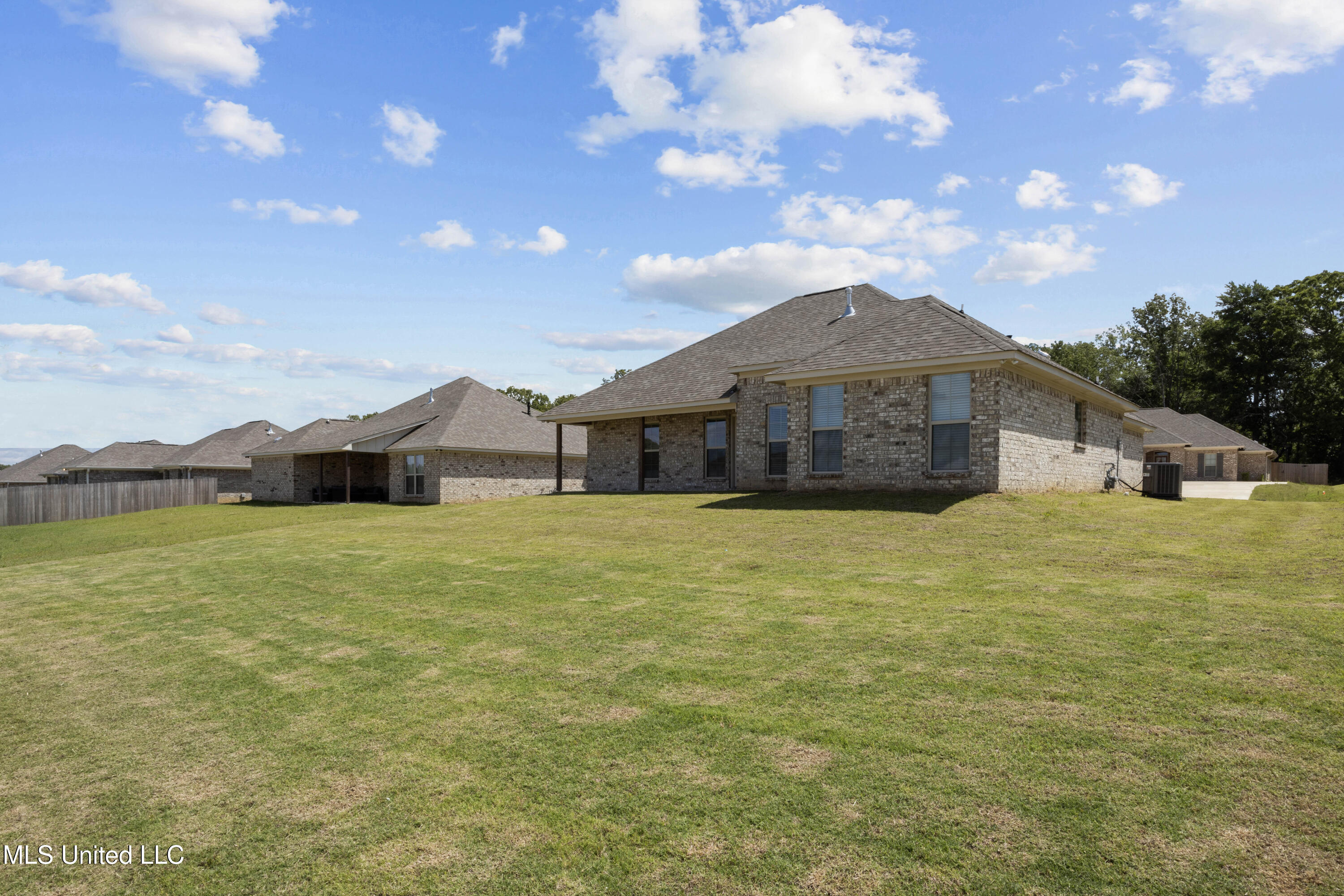 230 Hemingway Circle Canton, MS 39046 - Photo 4 of 22 EOSR9195