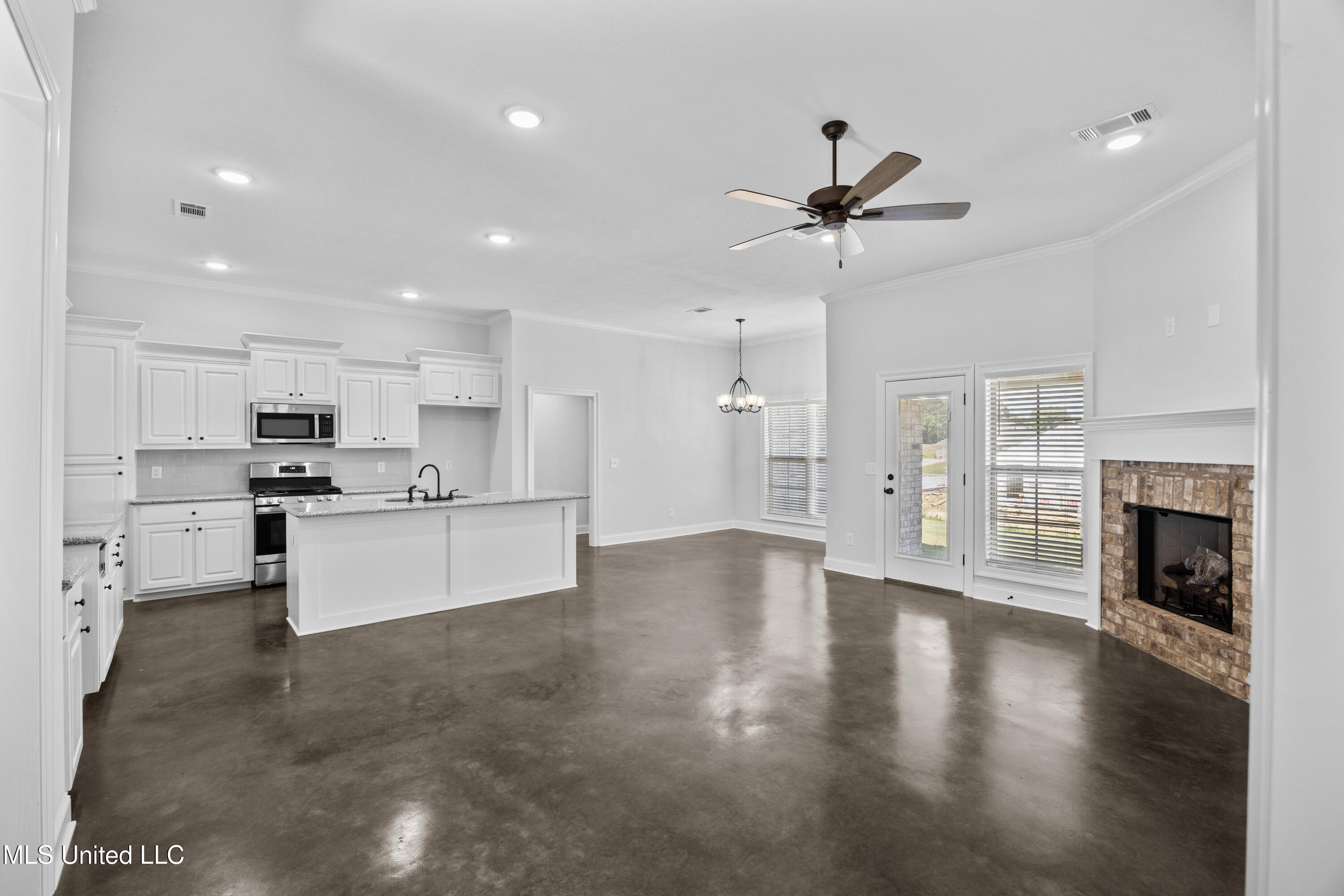 230 Hemingway Circle Canton, MS 39046 - Photo 6 of 22 EOSR9200