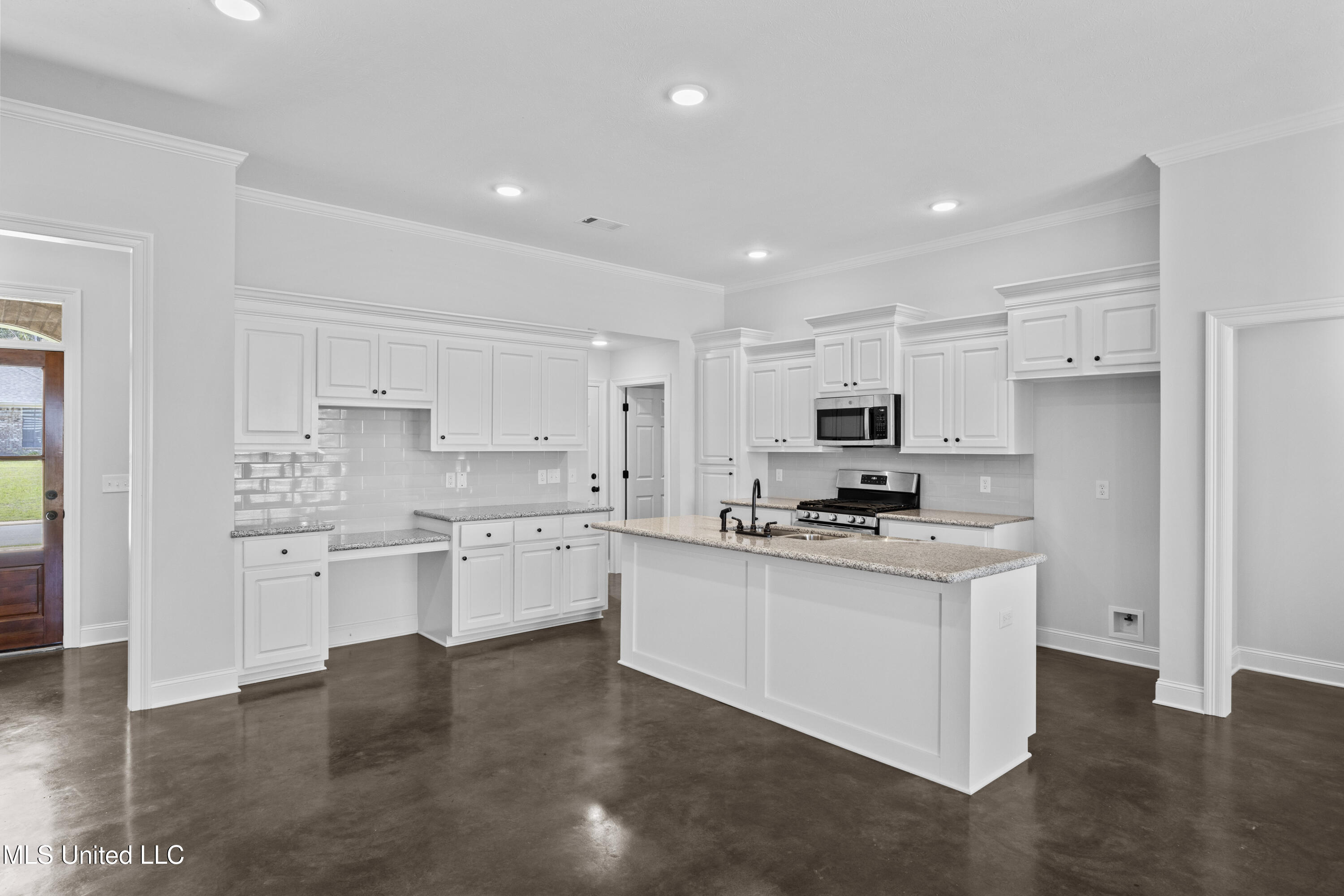 230 Hemingway Circle Canton, MS 39046 - Photo 9 of 22 EOSR9220
