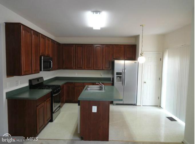 8367 Millwood Drive Springfield, VA 22152 - Photo 6 of 22 Kitchen
