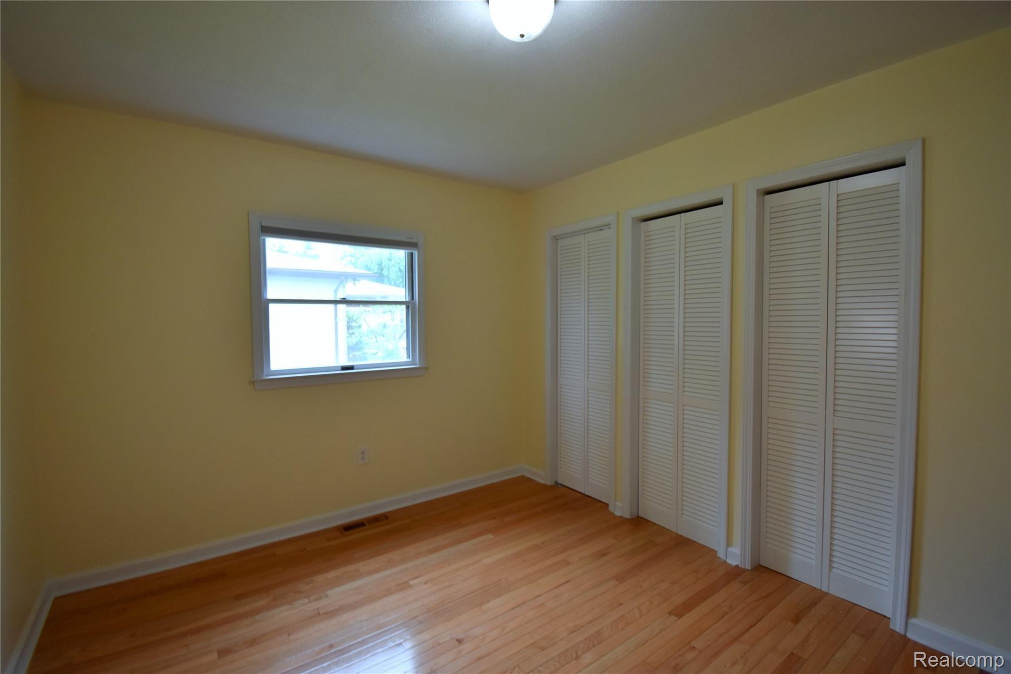 11145 Wynns Road Pinckney, MI 48169 - Photo 15 of 32 15 BEDROOM 3.JPG