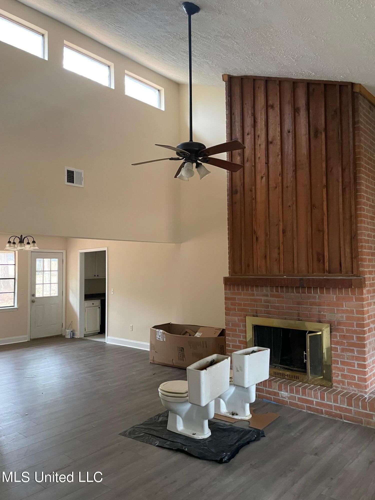 104 Shenandoah Road North Brandon, MS 39047 - Photo 3 of 24 IMG_2146