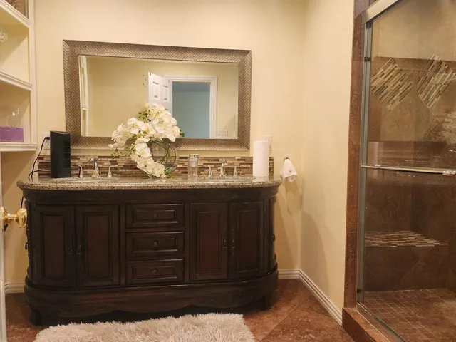 $210,000 | 2106 Amesbury Drive, Unit 220, Arlington, TX 76011