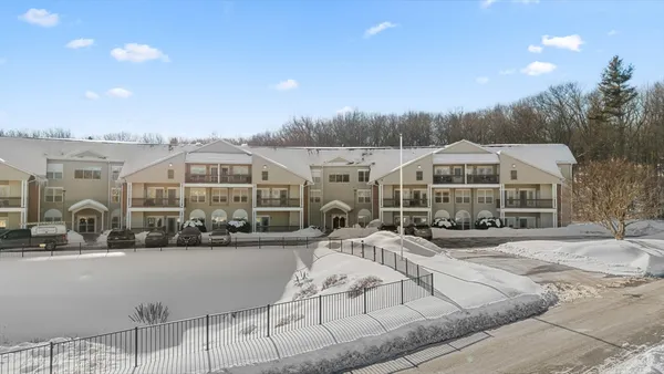 $364,900 | 218 Reservoir Street, Unit 326, Holden, MA 01520