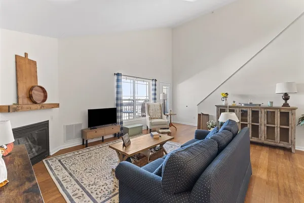 $364,900 | 218 Reservoir Street, Unit 326, Holden, MA 01520