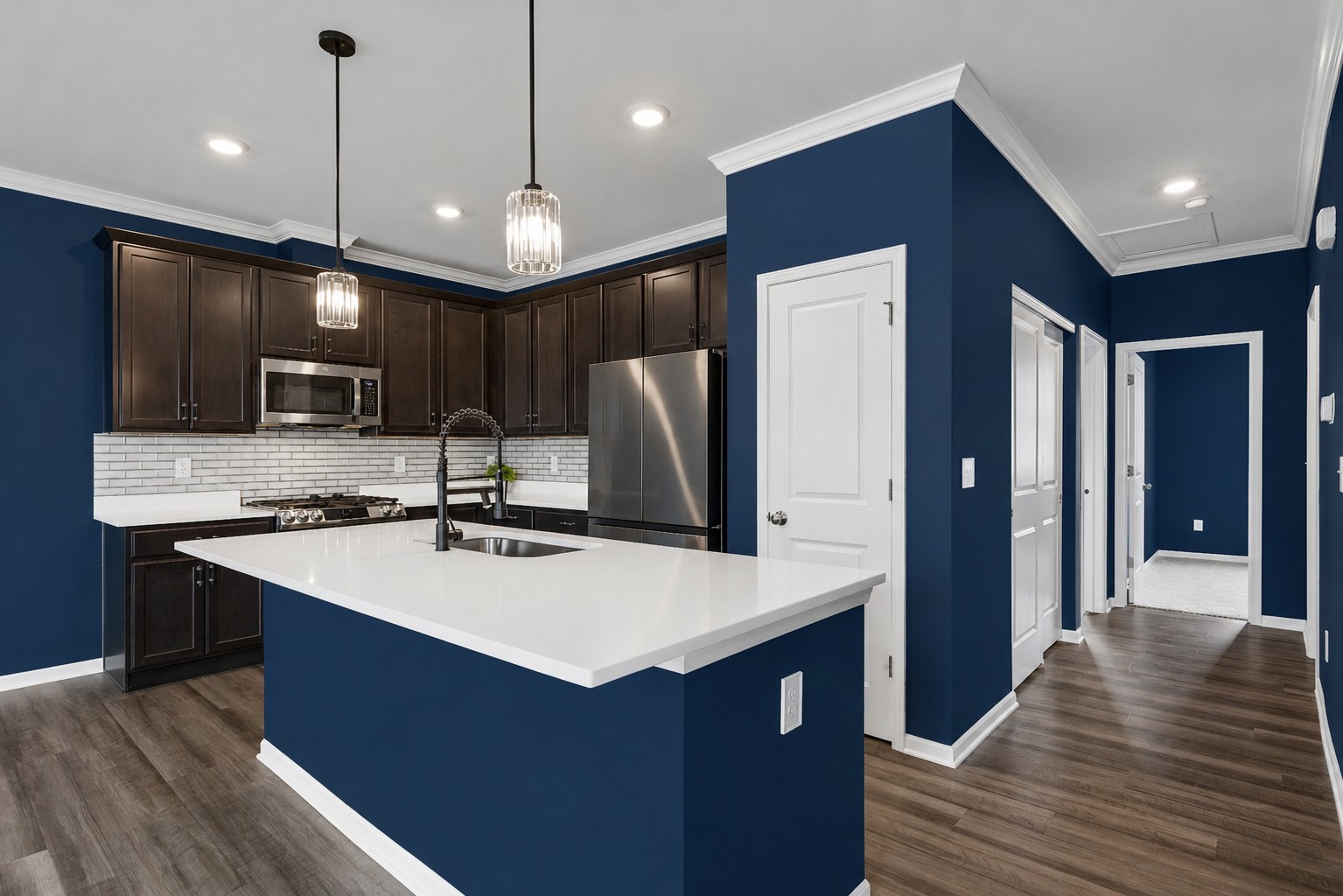 504 Comstock Road South Elgin, IL 60177 - Photo 10 of 20 Gallery Image 10