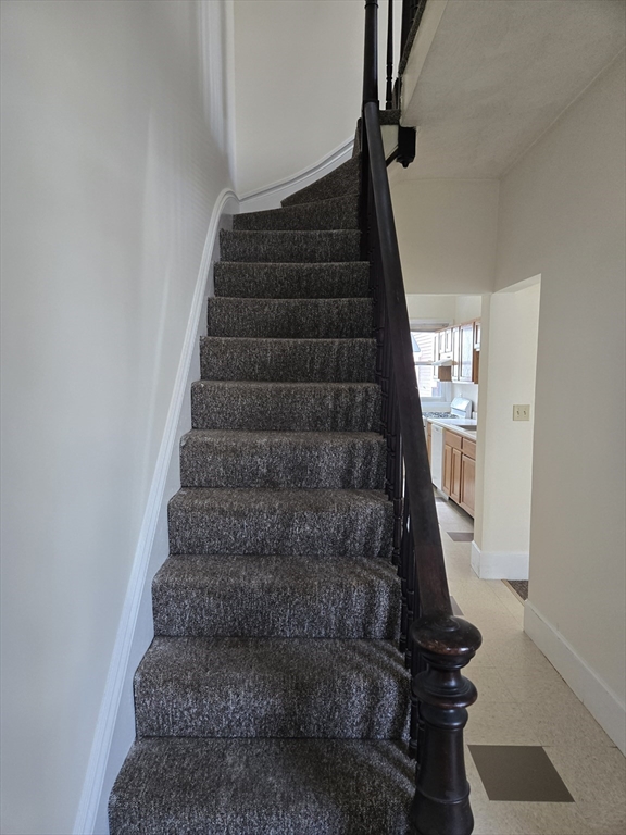4 Wenlock Road, Unit 4 Boston, MA 02122 - Photo 4 of 7
