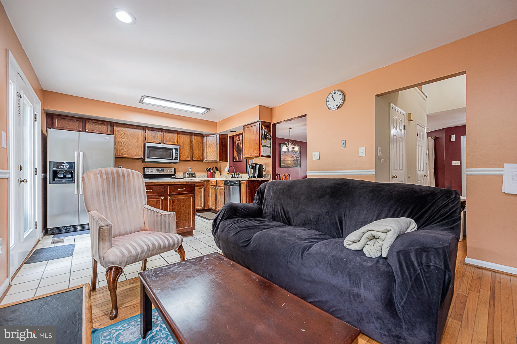 9232 Ispahan Loop Laurel, MD 20708 - Photo 22 of 41 FAMILY ROOM.