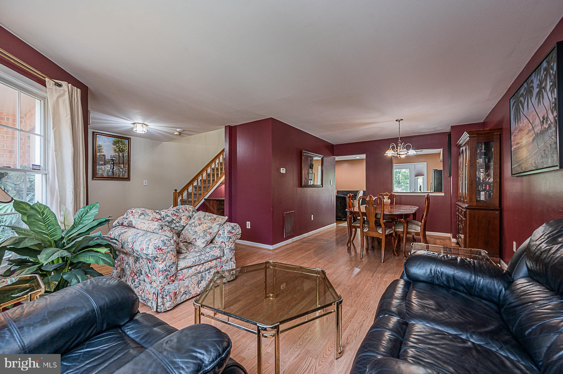 9232 Ispahan Loop Laurel, MD 20708 - Photo 8 of 41 LIVING ROOM.