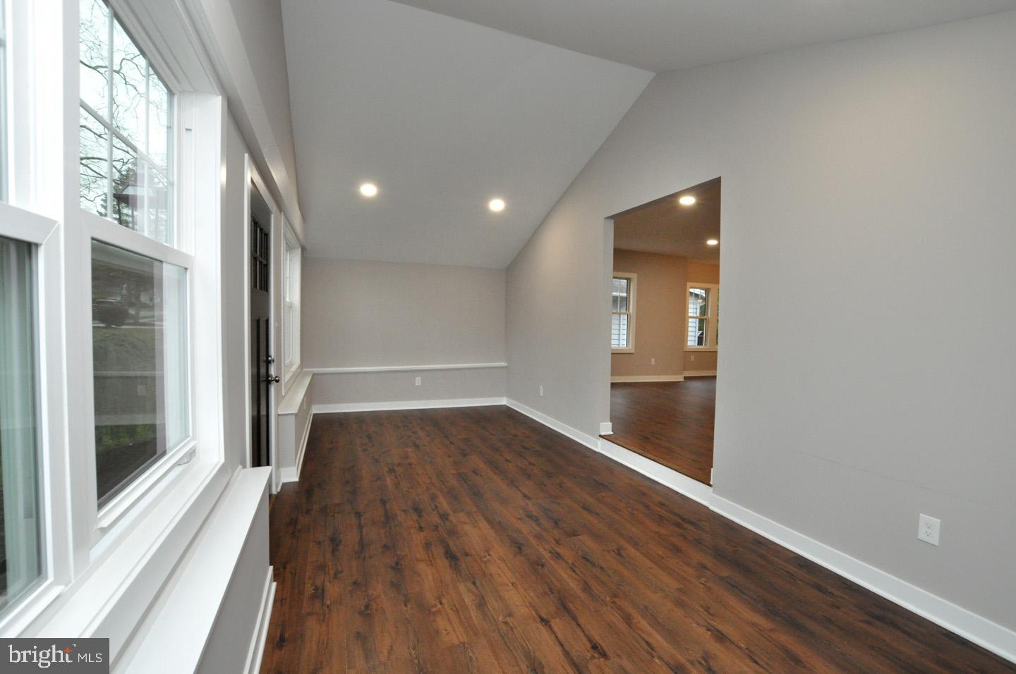 1119 Prospect Ridge Boulevard Haddon Heights, NJ 08035 - Photo 4 of 29 Foyer