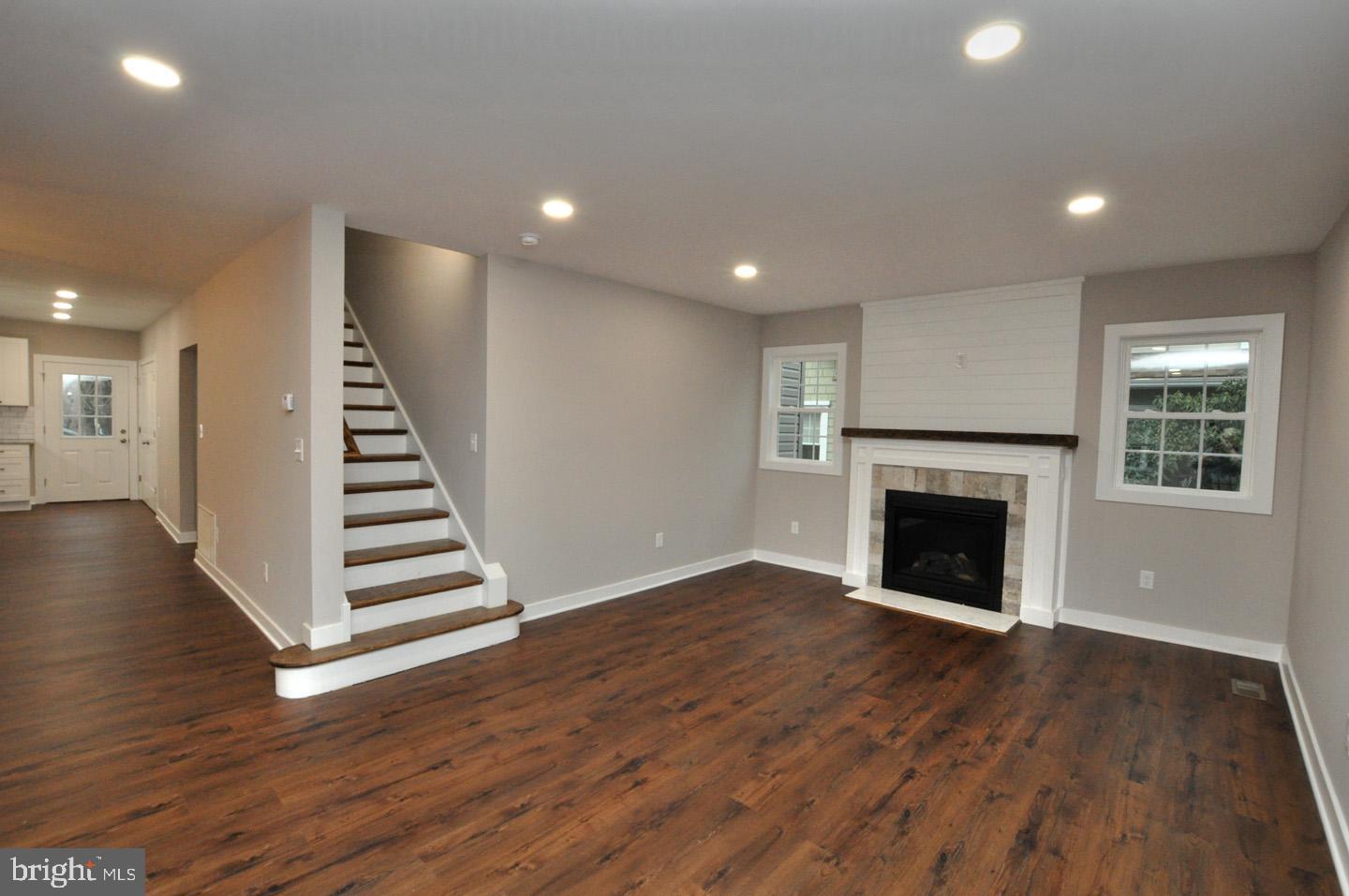 1119 Prospect Ridge Boulevard Haddon Heights, NJ 08035 - Photo 6 of 29 Living Room