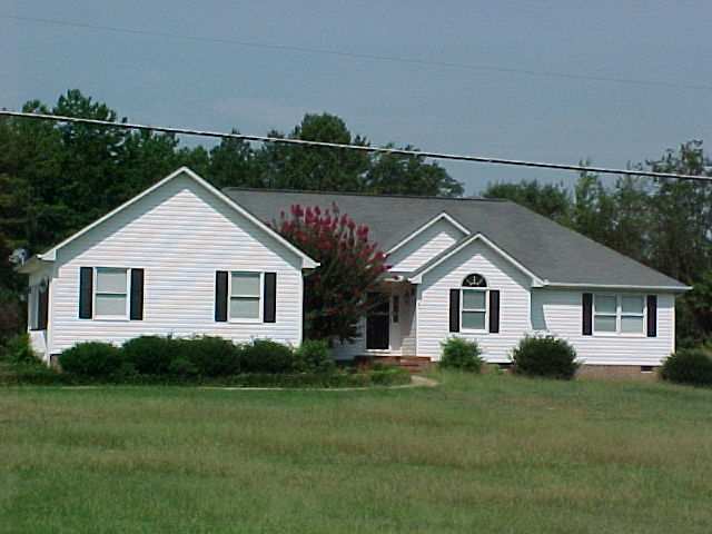 1012 Farmer Road Starr, SC 29684 - Photo 1 of 12