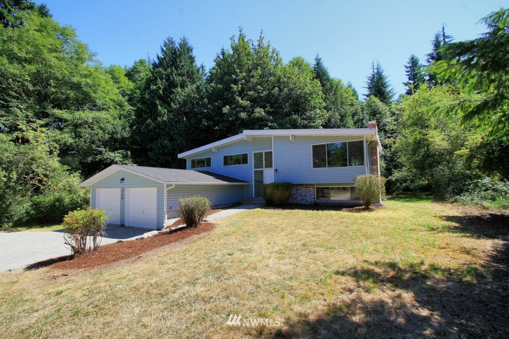 1340 Southwest Berry Lake Road Port Orchard, WA 98367 - Photo 1 of 24 Gallery Image 1