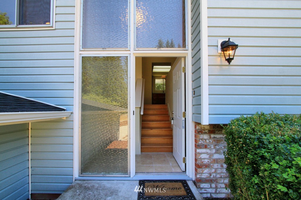 1340 Southwest Berry Lake Road Port Orchard, WA 98367 - Photo 2 of 24 Gallery Image 2