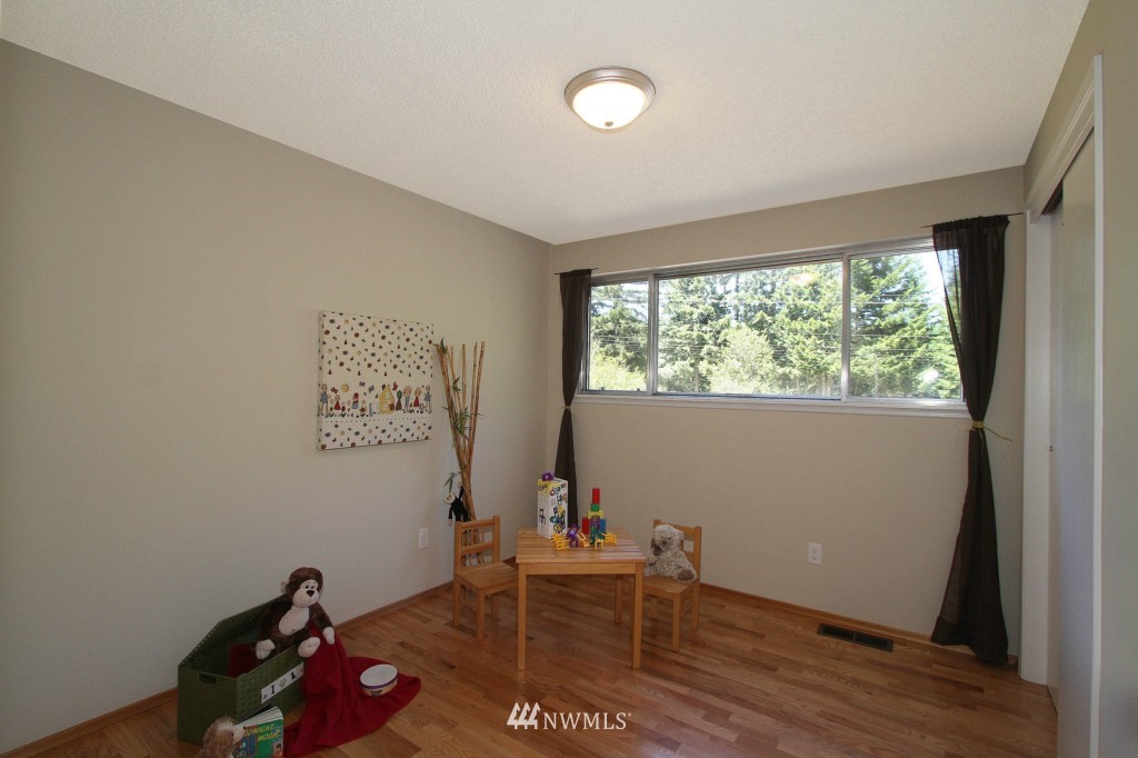 1340 Southwest Berry Lake Road Port Orchard, WA 98367 - Photo 12 of 24 Gallery Image 12