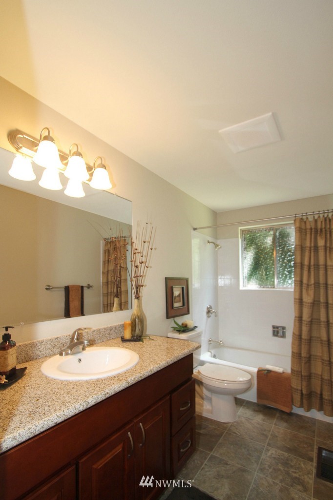 1340 Southwest Berry Lake Road Port Orchard, WA 98367 - Photo 14 of 24 Gallery Image 14