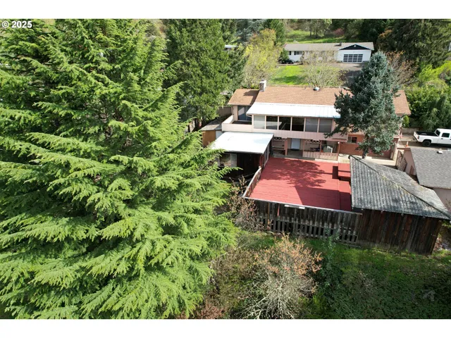 $399,000 | 497 Woodcrest Drive, Myrtle Creek, OR 97457