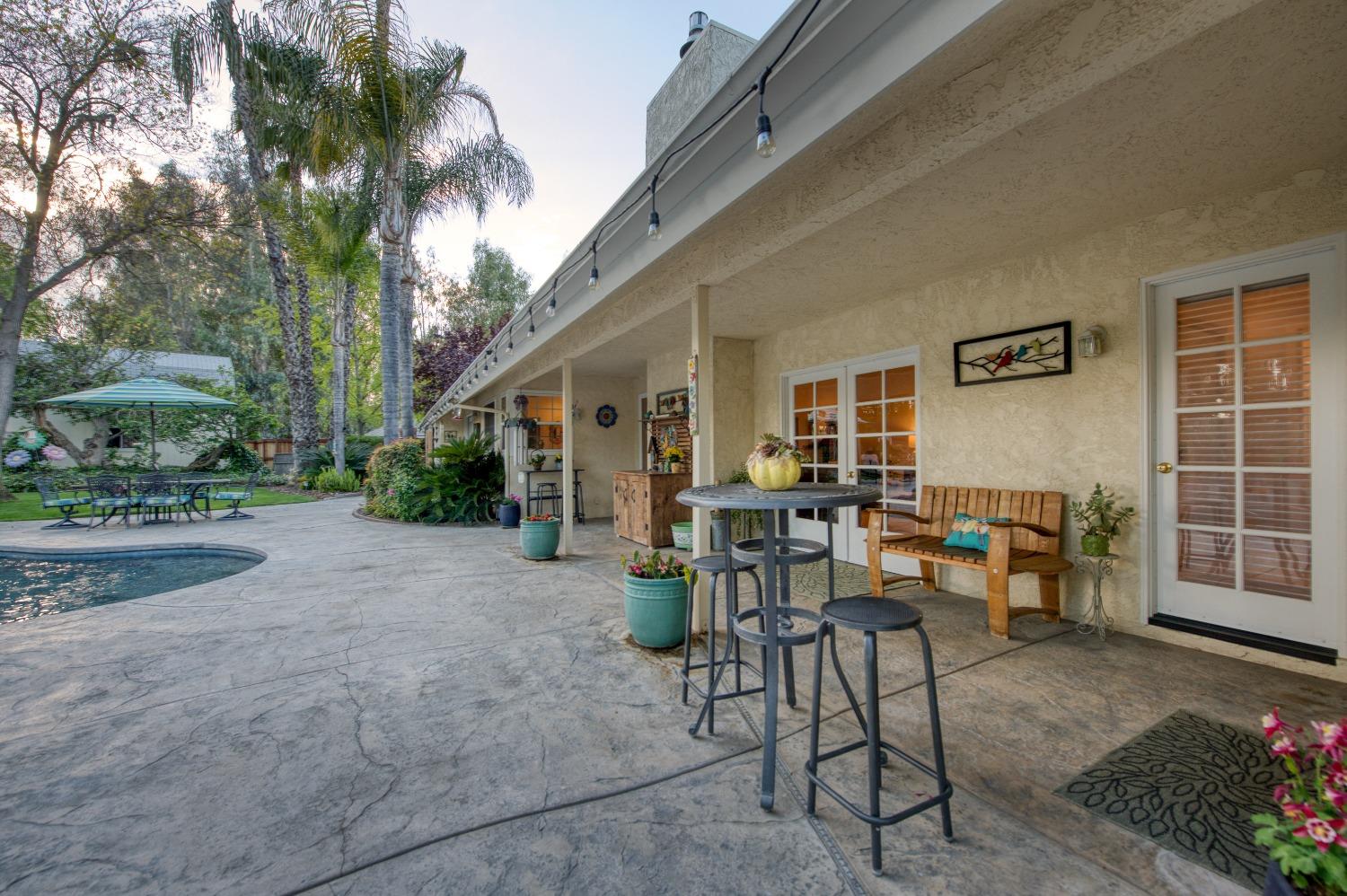 2988 Enterprise Avenue Clovis, CA 93619 - Photo 41 of 99 a view of a house with backyard and sitting area
