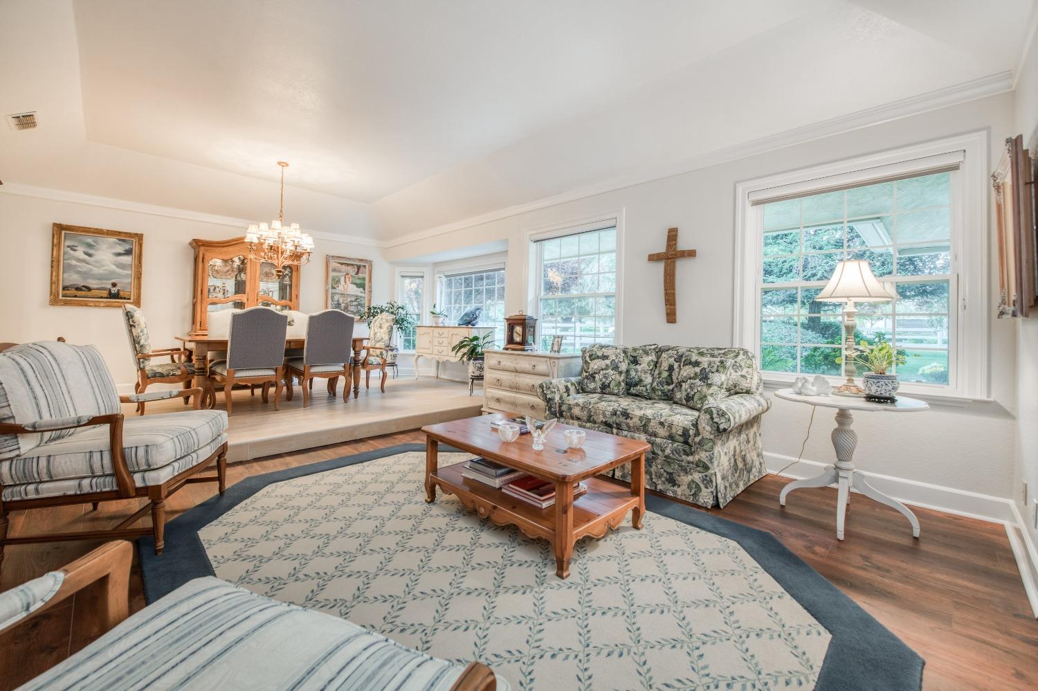 2988 Enterprise Avenue Clovis, CA 93619 - Photo 59 of 99 a living room with furniture and a large window