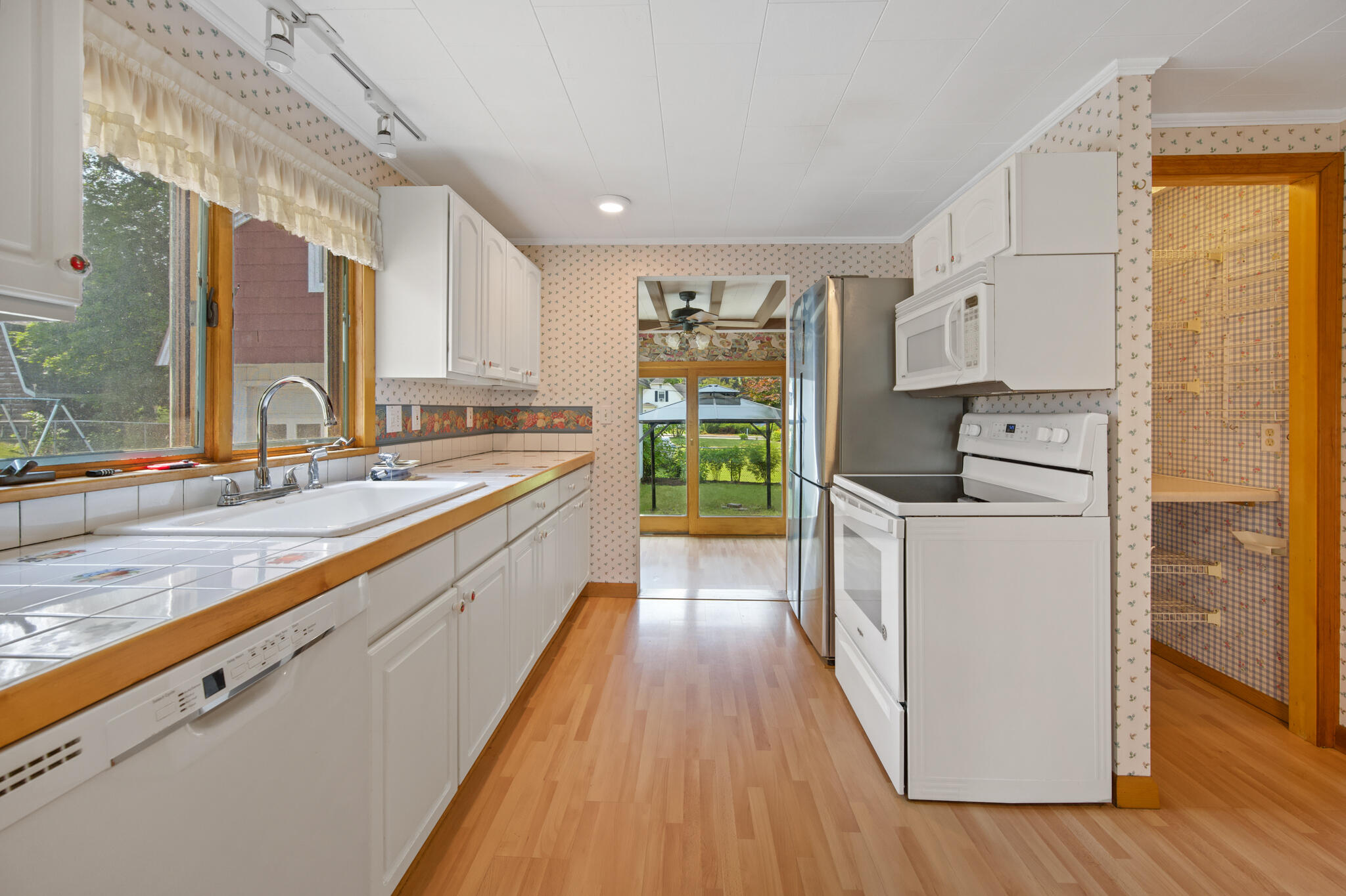 17 Pendleton Street Brewer, ME 04412 - Photo 11 of 45 Kitchen