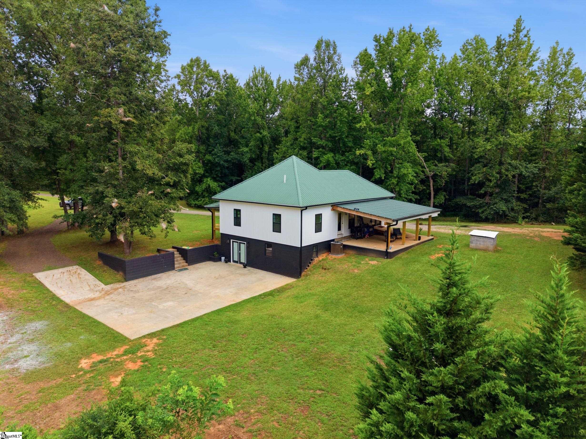553 Dacusville Road Marietta, SC 29661 - Photo 4 of 30 Gallery Image 4