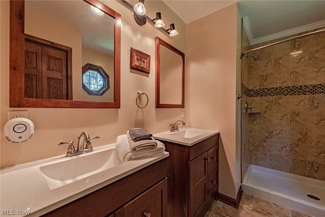 7386 Chagrin Road Chagrin Falls, OH 44023 - Photo 17 of 34 Gallery Image 17