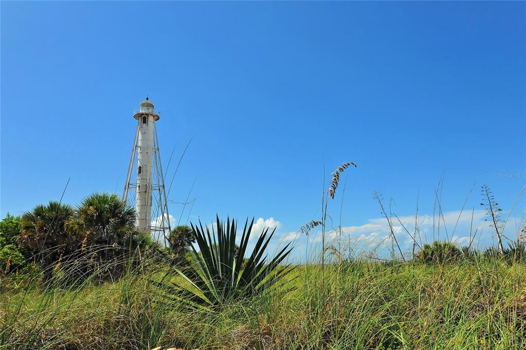 380 Tarpon Avenue Boca Grande, FL 33921 - Photo 33 of 38 a ocean view with a garden
