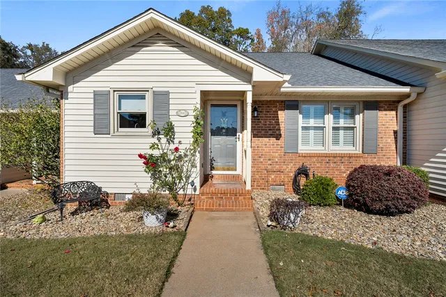 $257,500 | 2041 Cardinal Park Drive, Anderson, SC 29621