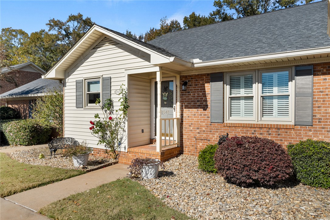 2041 Cardinal Park Drive Anderson, SC 29621 - Photo 2 of 34