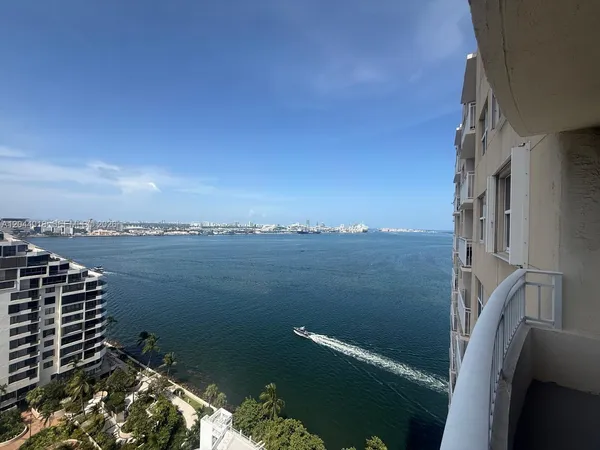 $3,000 | 770 Claughton Island Drive, Unit 2109, Miami, FL 33131