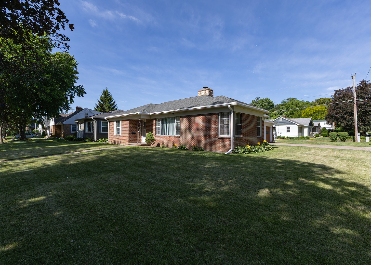 1030 North 3rd Street Clinton, IA 52732 - Photo 3 of 19