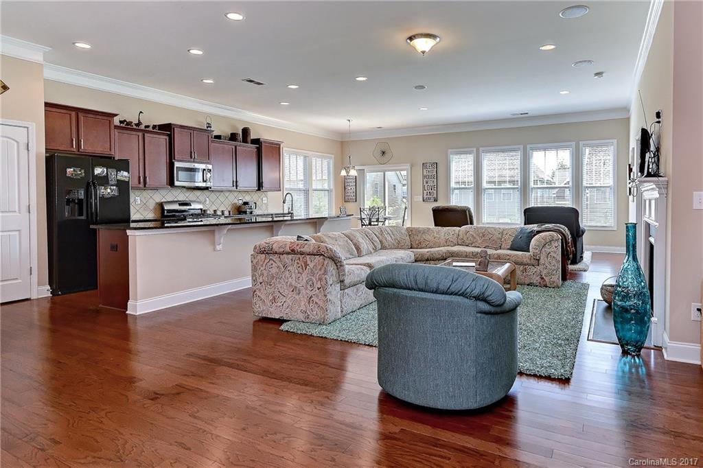 7449 Hamilton Bridge Road Charlotte, NC 28278 - Photo 3 of 22 Gallery Image 3