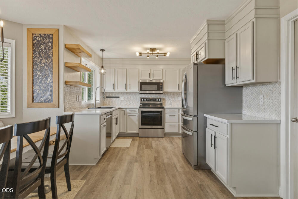 7464 Ruth Drive Klamath Falls, OR 97603 - Photo 14 of 47
