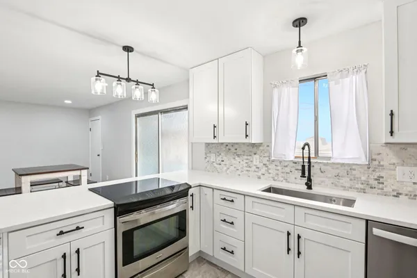 $282,500 | 100 Lincoln Street, Plainfield, IN 46168