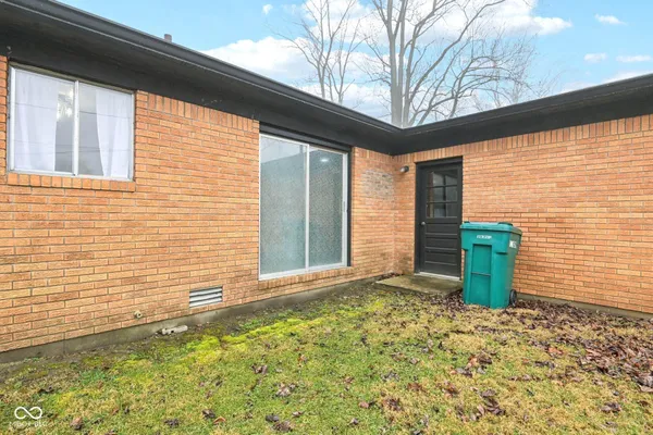 $282,500 | 100 Lincoln Street, Plainfield, IN 46168