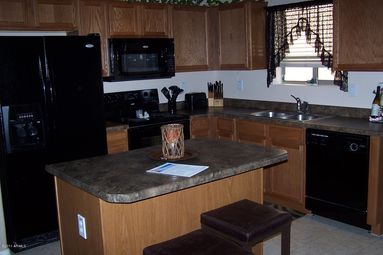 4186 East Citrine Road San Tan Valley, AZ 85143 - Photo 3 of 9 KITCHEN