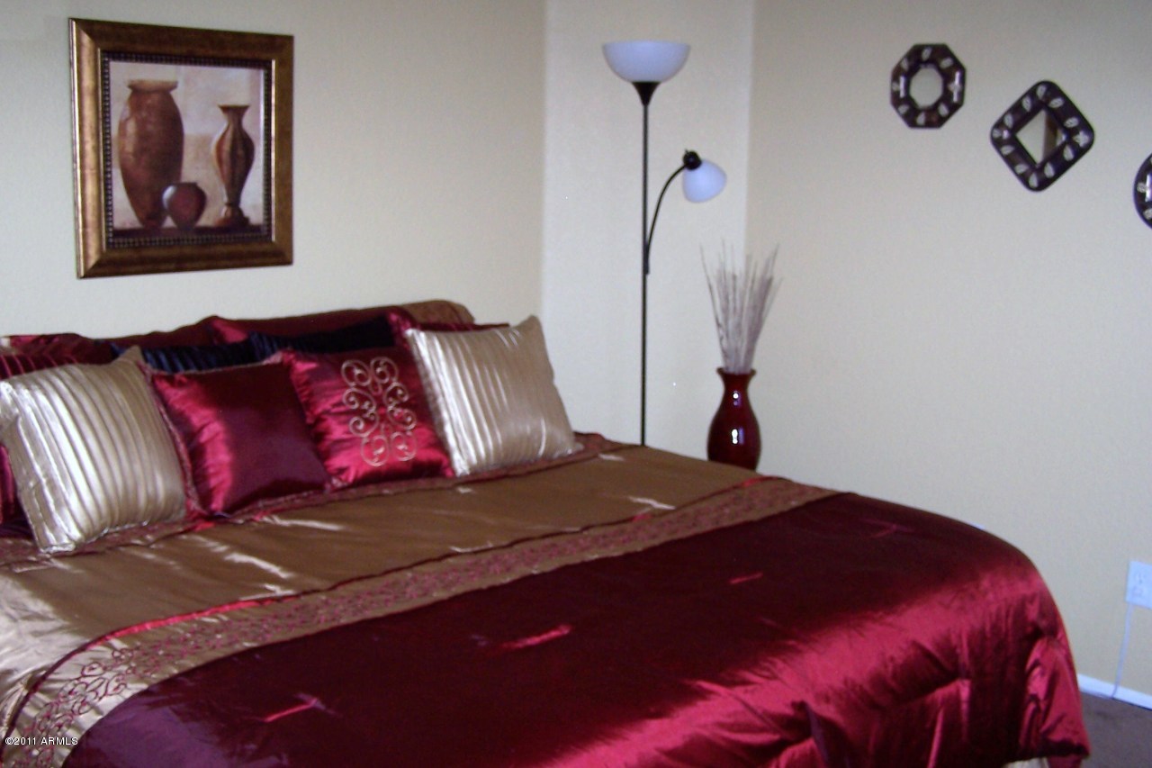 4186 East Citrine Road San Tan Valley, AZ 85143 - Photo 5 of 9 MASTER BEDROOM