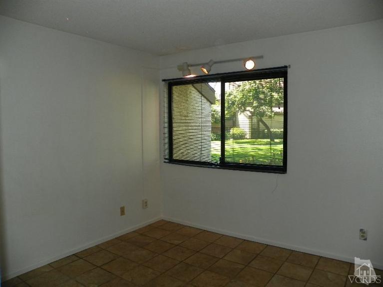 5214 Longfellow Way Oxnard, CA 93033 - Photo 9 of 26 Additional Photo