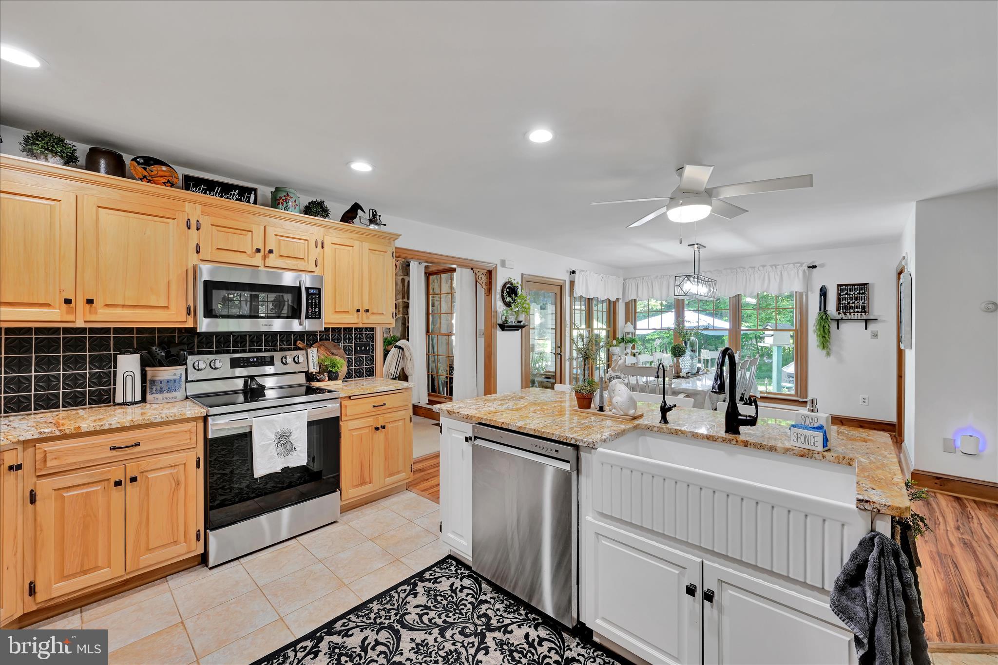 198 Friends Road Nottingham, PA 19362 - Photo 21 of 60 Kitchen