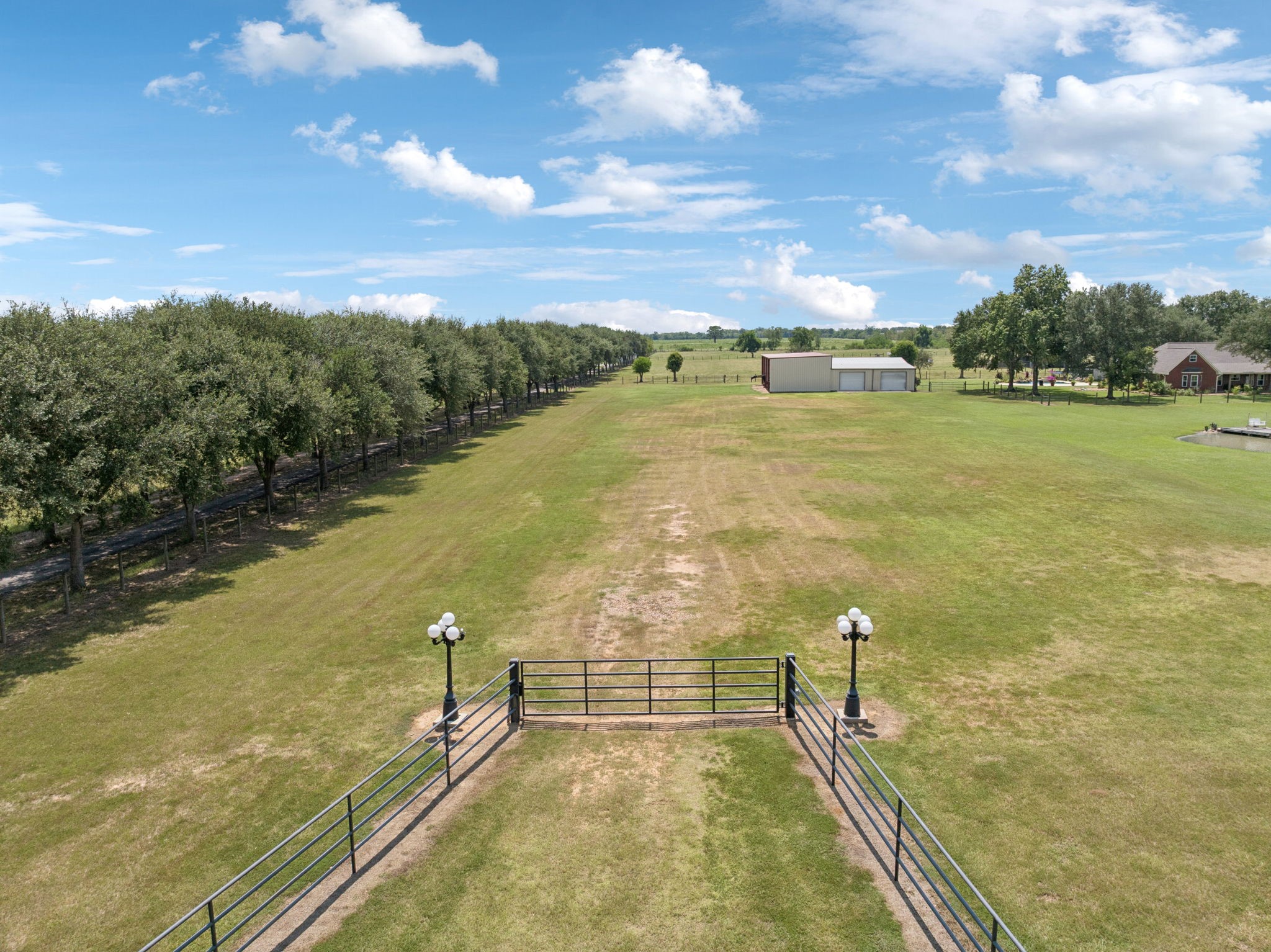 31229 Rochen Road Waller, TX 77484 - Photo 7 of 50 a view of an ocean view and city