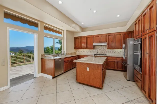 $1,435,000 | 1819 Monarch Ridge Circle, El Cajon, CA 92019