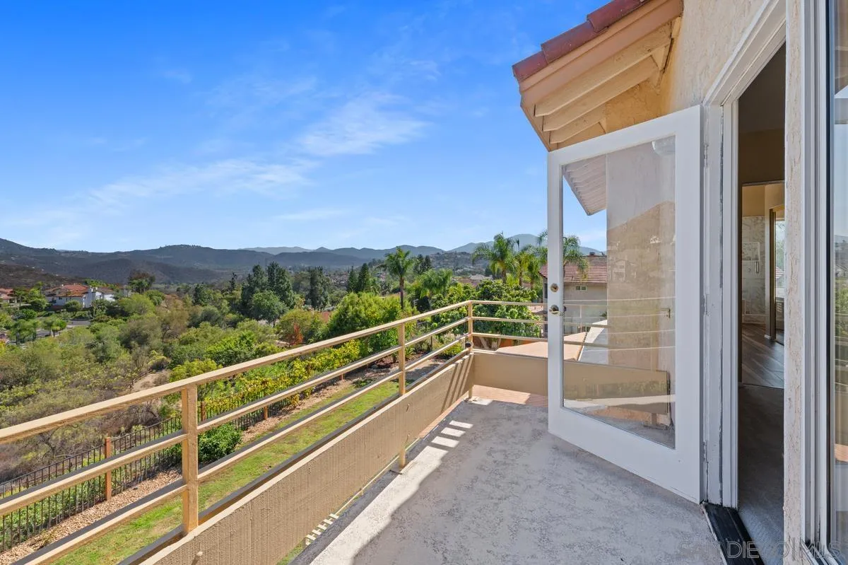 1819 Monarch Ridge Circle El Cajon, CA 92019 - Photo 35 of 60 a view of balcony with a potted plant