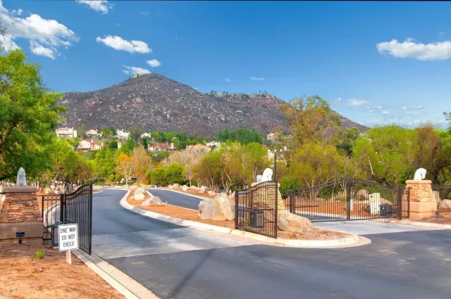 $1,435,000 | 1819 Monarch Ridge Circle, El Cajon, CA 92019