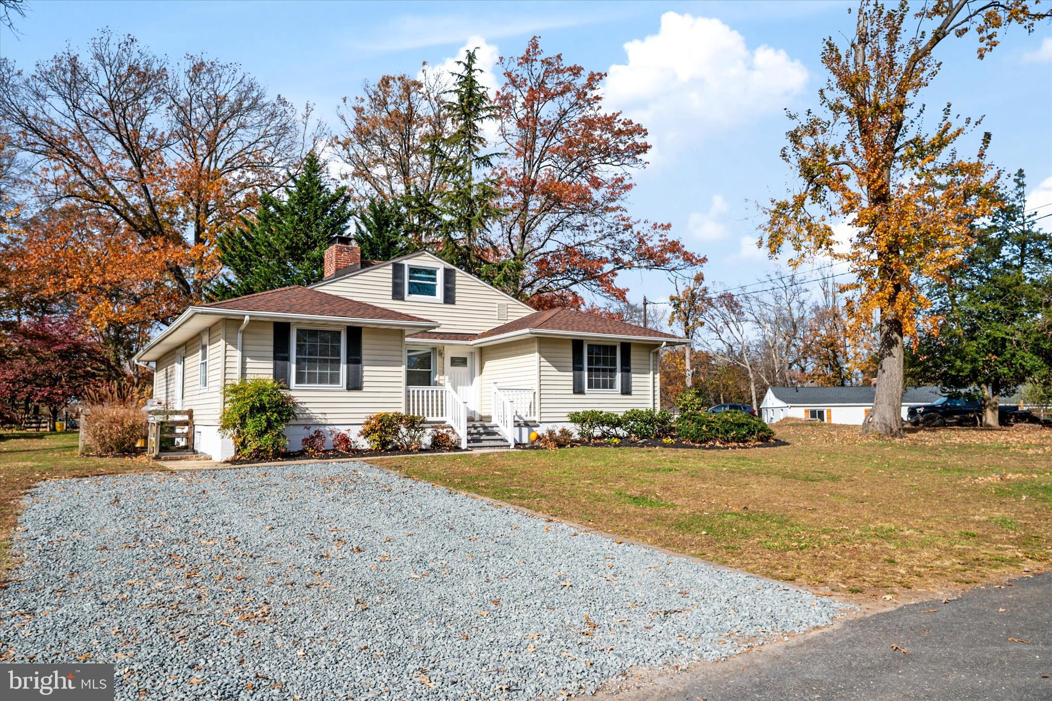 1219 Hillcreek Road Pasadena, MD 21122 - Photo 3 of 40