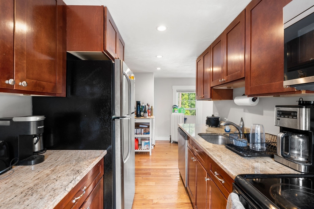 40 Victory Road Boston, MA 02122 - Photo 10 of 39
