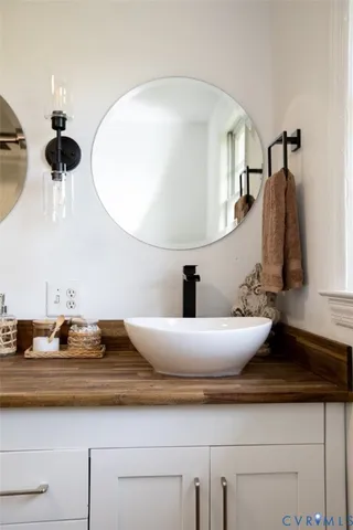 $275,000 | 3806 Richmond Highway, Spout Spring, VA 24593