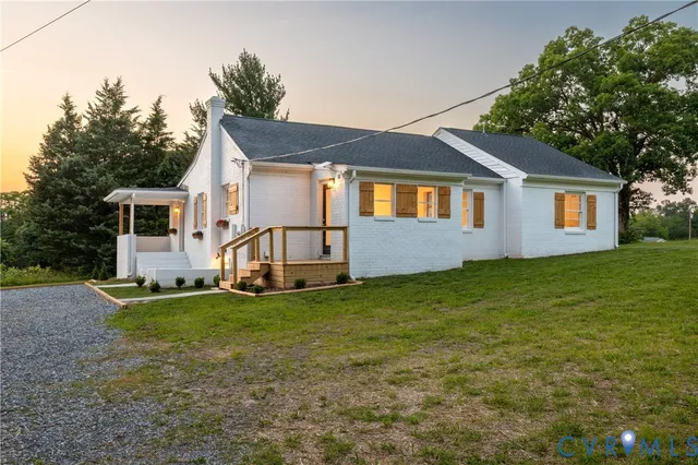 $275,000 | 3806 Richmond Highway, Spout Spring, VA 24593