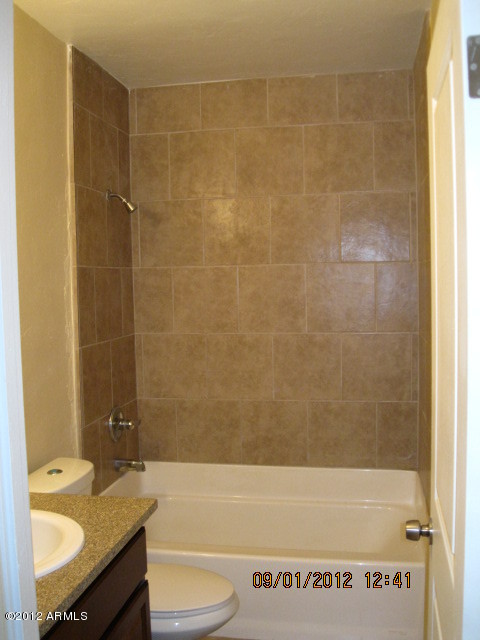 3515 East Cheery Lynn Road Phoenix, AZ 85018 - Photo 21 of 27 Cheery Lynn 026