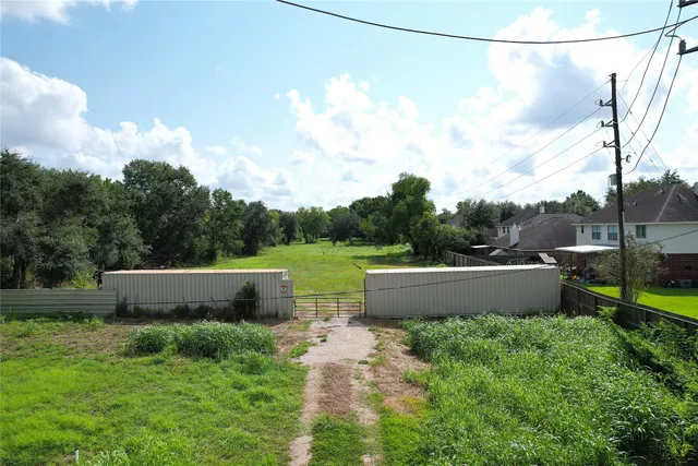a view of a garden with a big yard